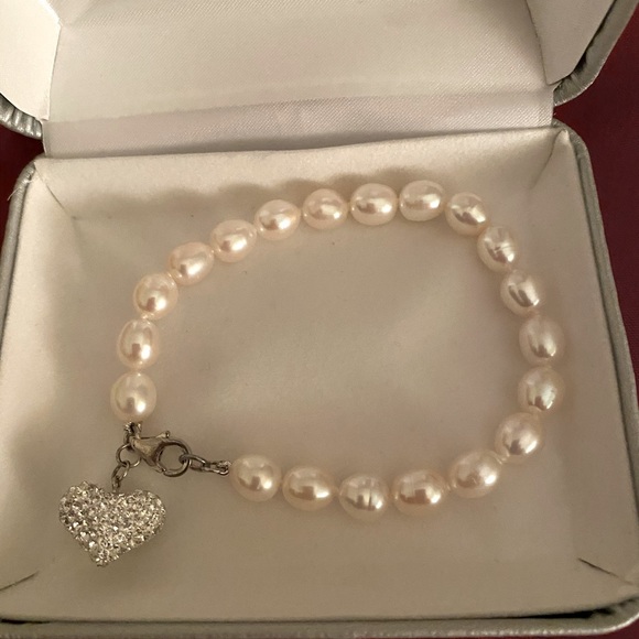 Cultured Freshwater Pearl & Crystal Heart Bracelet - Picture 1 of 4